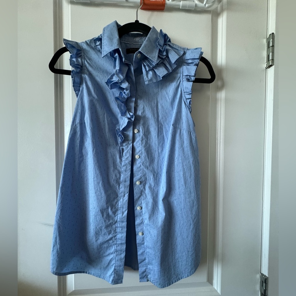 Banana Republic Blue Sleeveless ruffle botton-down shirt in classic pattern